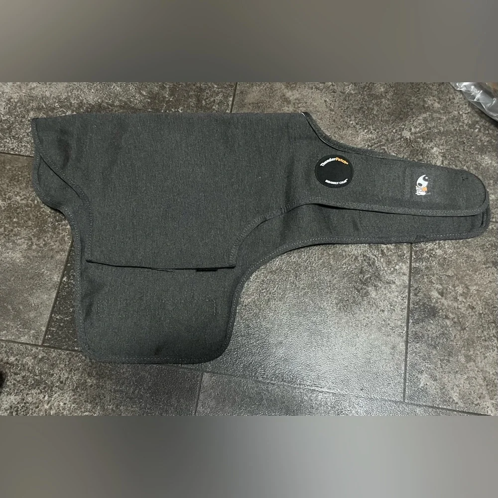 Jbh*New! No tags! ThunderShirt® for Dogs